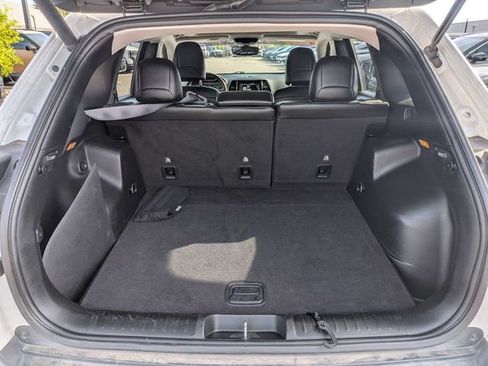 Used 2019 Jeep Cherokee Limited AWD/4WD image 12