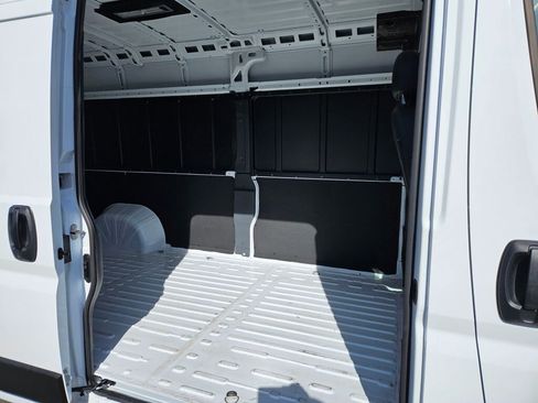 Used 2026 RAM ProMaster 2500 w/ Convenience Group FWD image 14