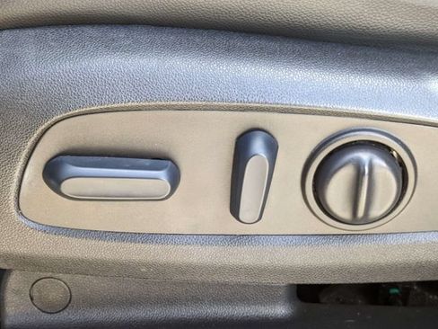 Used 2022 Chevrolet Equinox RS w/ RS Leather Package FWD image 23