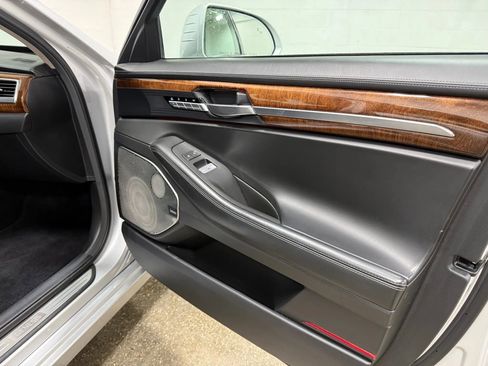 Used 2017 Genesis G90 3.3T Premium image 14