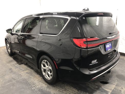 Certified 2024 Chrysler Pacifica Limited w/ Trailer Tow Group image 6