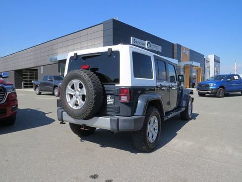 Used 2017 Jeep Wrangler Unlimited Sahara w/ Quick Order Package 24E Chief AWD/4WD image 3