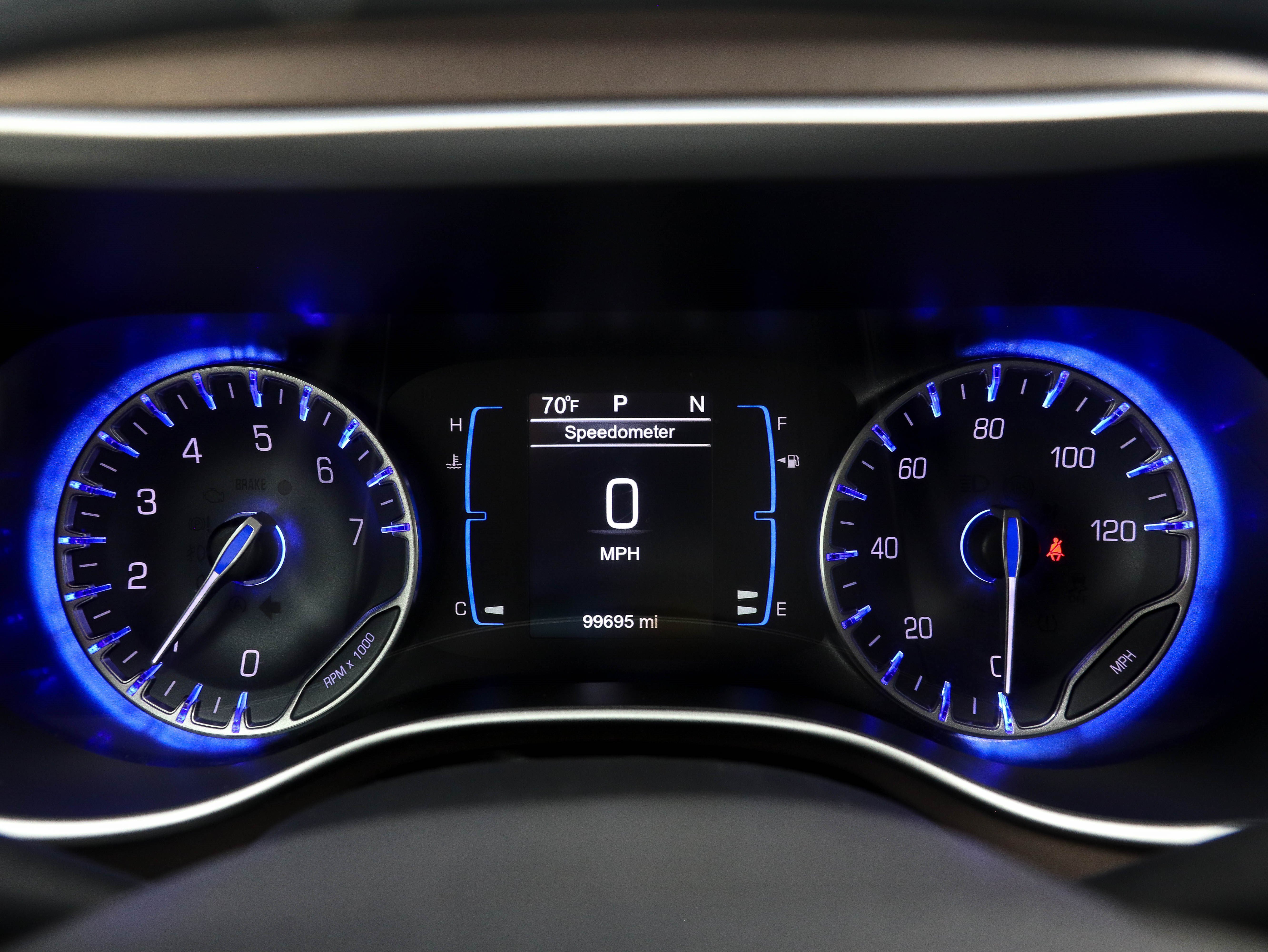 Used 2017 Chrysler Pacifica Touring-L FWD image 23