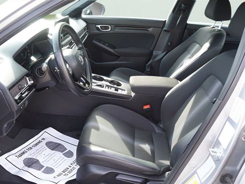 Used 2025 Honda Civic Sport image 10