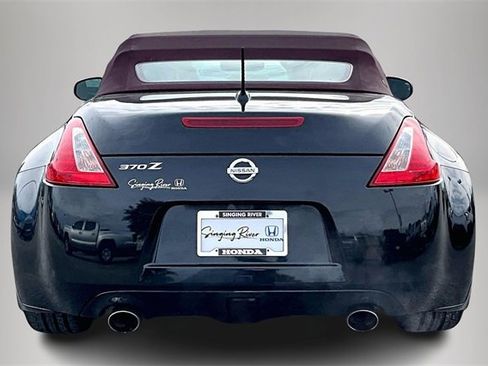 Used 2010 Nissan 370Z Touring image 6