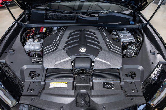 Used 2022 Lamborghini Urus AWD/4WD image 10