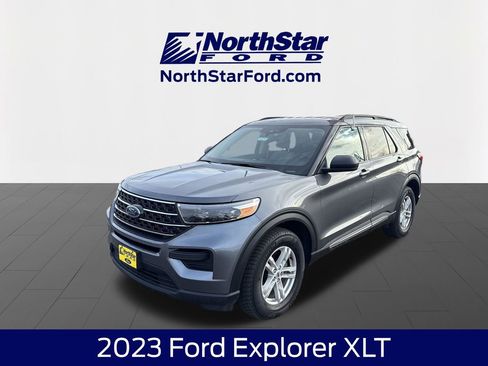 Used 2023 Ford Explorer XLT AWD/4WD image 1