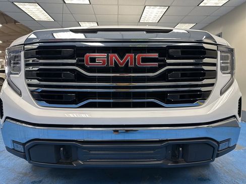 Certified 2025 GMC Sierra 1500 SLT image 13