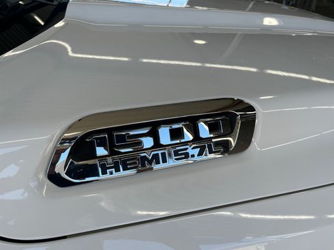 Used 2019 RAM 1500 Big Horn RWD image 32