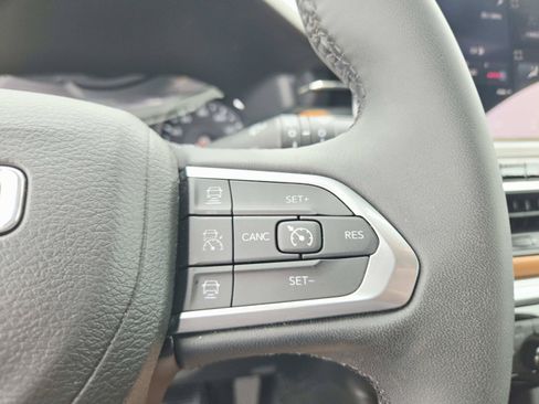 Used 2025 Jeep Compass Limited AWD/4WD image 22