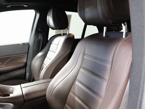 Used 2023 Mercedes-Benz GLE 450 4MATIC image 16