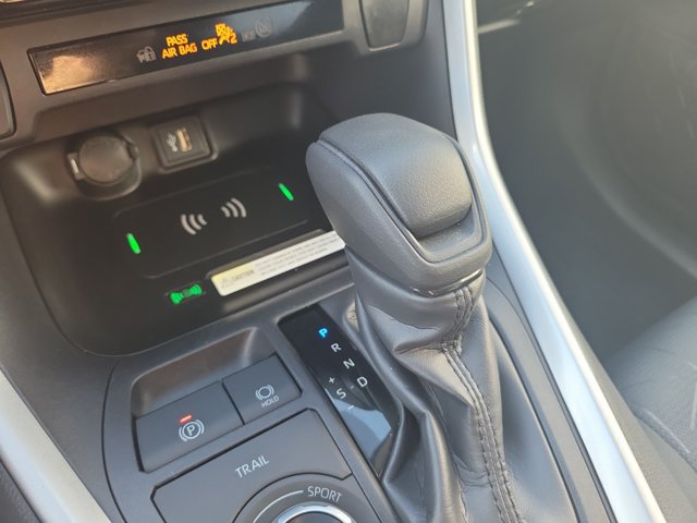 Used 2025 Toyota RAV4 XLE AWD/4WD image 28
