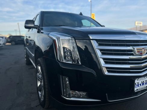 Used 2019 Cadillac Escalade ESV Platinum image 13