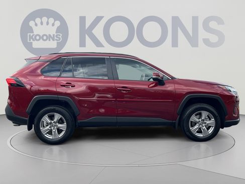 Used 2025 Toyota RAV4 XLE AWD/4WD image 10