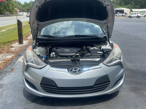 Used 2016 Hyundai Veloster FWD image 29