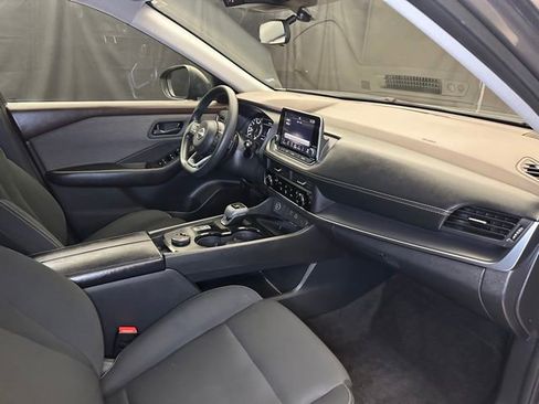 Used 2023 Nissan Rogue S AWD/4WD image 16