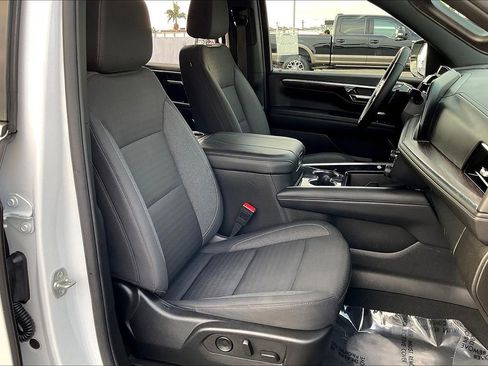 Used 2025 Chevrolet Tahoe LS image 6