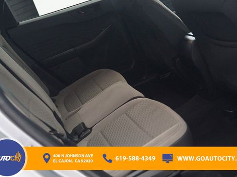 Used 2022 Ford Escape SE image 11