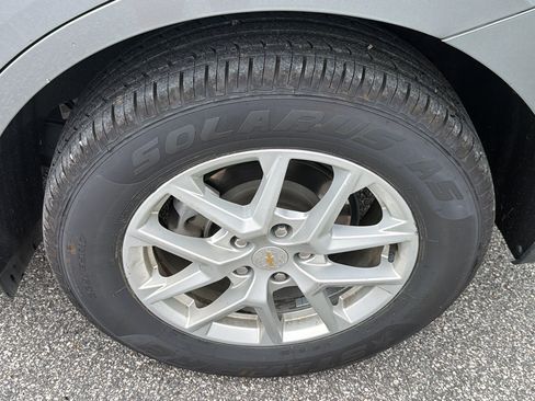 Used 2024 Chevrolet Equinox LT AWD/4WD image 12