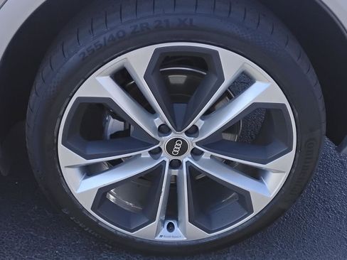 Certified 2023 Audi Q5 2.0T Prestige image 11