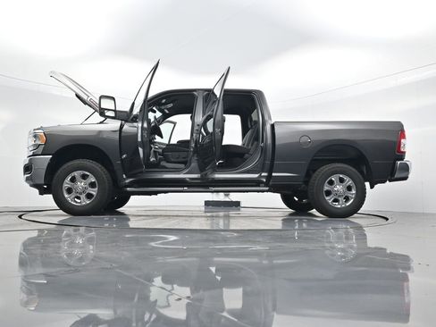Used 2024 RAM 2500 Big Horn image 44