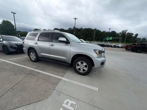 Used 2022 Toyota Sequoia SR5 AWD/4WD image 12