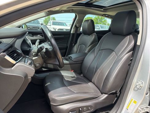 Used 2017 Buick LaCrosse Premium w/ Driver Confidence Package #2 FWD image 9