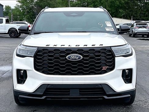 Used 2025 Ford Explorer ST AWD/4WD image 7
