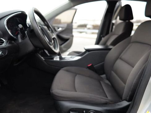 Used 2020 Chevrolet Malibu LT image 17