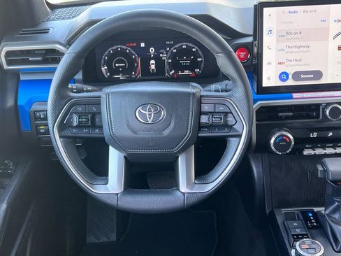 Certified 2025 Toyota Tacoma TRD Off-Road AWD/4WD image 17