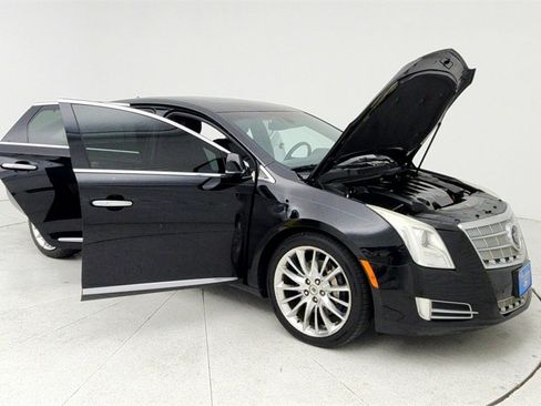 Used 2013 Cadillac XTS Platinum w/ Driver Assist Package image 10