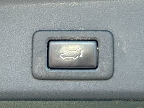 Used 2019 Subaru Ascent Limited w/ Popular Package #3 AWD/4WD image 35