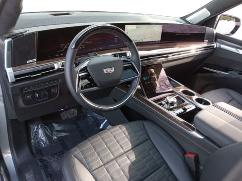 Used 2025 Cadillac Escalade Sport Platinum w/ LPO, ONYX Package image 9