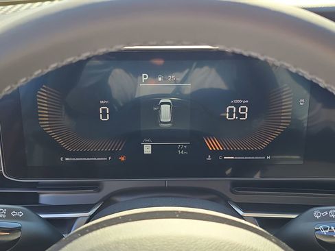 New 2026 Kia Carnival FWD image 32