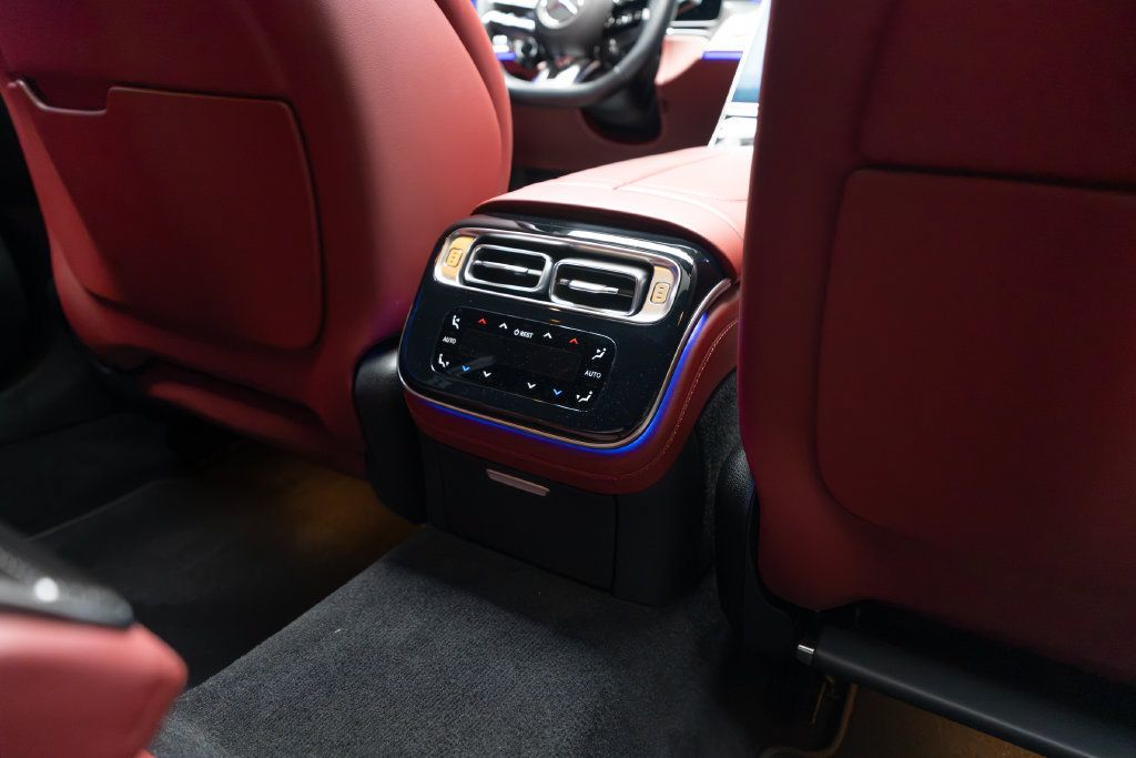 Used 2025 Mercedes-Benz S 63 AMG S image 44