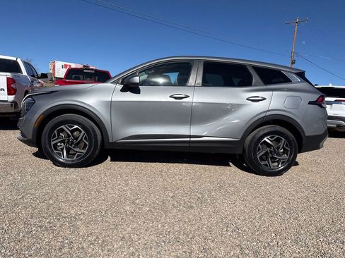 Used 2024 Kia Sportage LX image 2