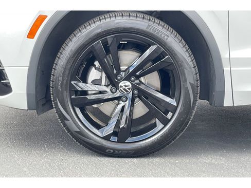 Used 2023 Volkswagen Tiguan SE R-Line FWD image 43
