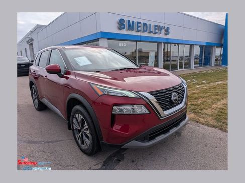 Used 2023 Nissan Rogue SV image 1