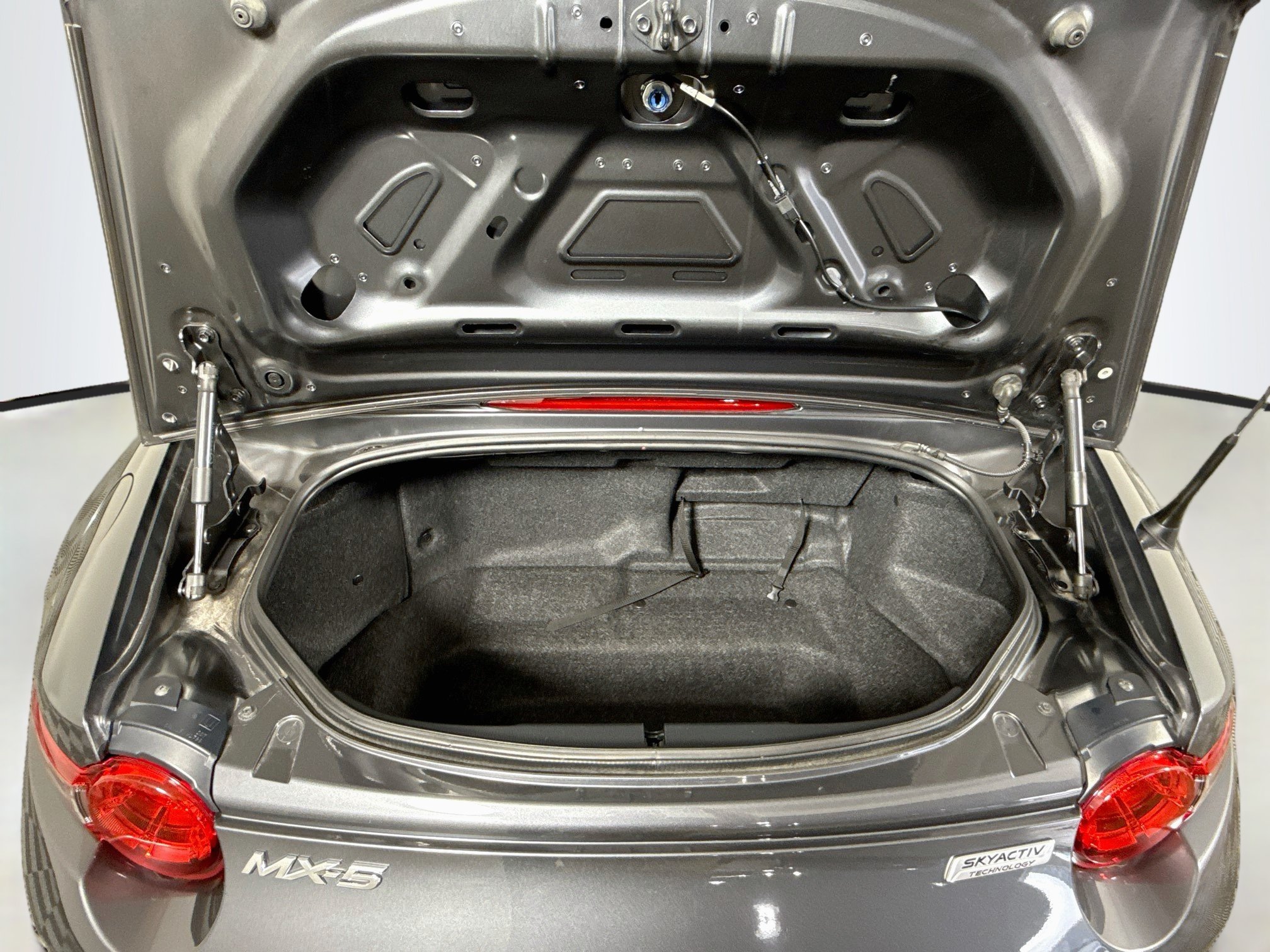 Used 2016 MAZDA MX-5 Miata Club w/ Brembo/BBS Package RWD image 22
