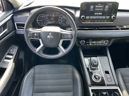 Used 2023 Mitsubishi Outlander SE AWD/4WD image 21