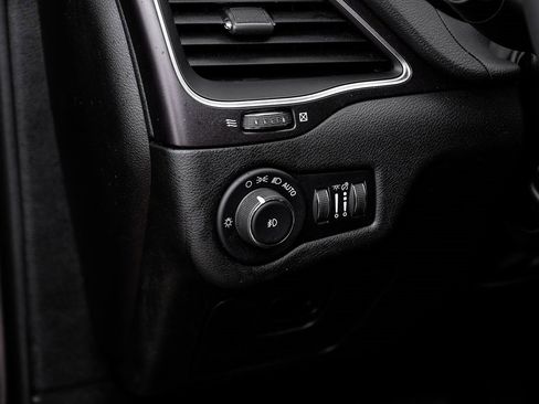 Used 2022 Jeep Cherokee Trailhawk image 38