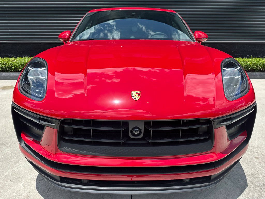 Used 2026 Porsche Macan AWD/4WD image 8