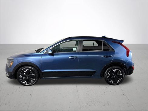 Certified 2023 Kia Niro Wave FWD image 10