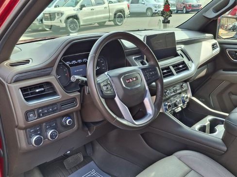 Used 2021 GMC Yukon XL SLT AWD/4WD image 7