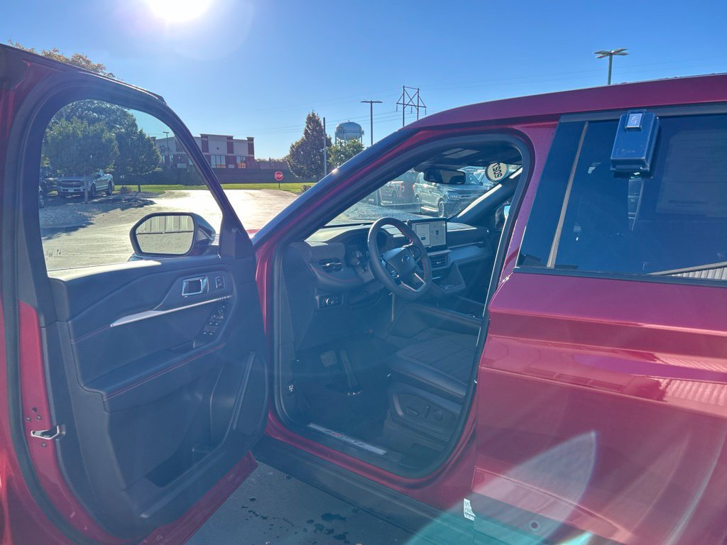 New 2027 Ford Explorer ST-Line w/ Premium Package AWD/4WD image 9