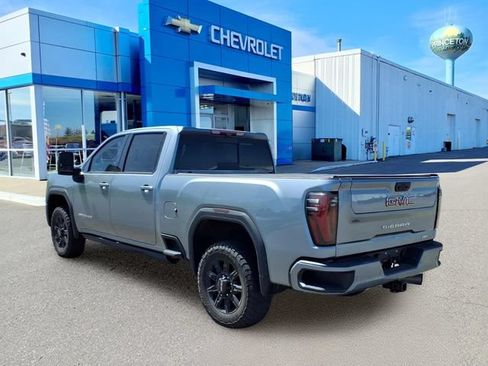 Used 2024 GMC Sierra 2500 AT4 w/ AT4 Premium Plus Package AWD/4WD image 6