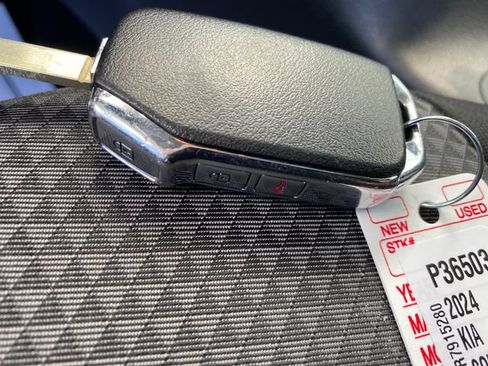 Used 2024 Kia Soul LX w/ Option Group 015 FWD image 23
