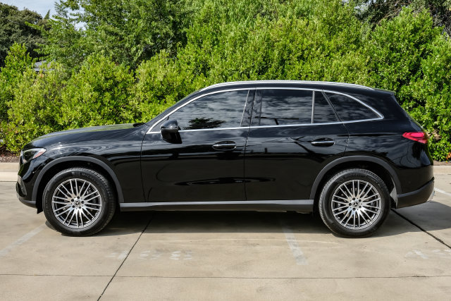 Used 2025 Mercedes-Benz GLC 300 4MATIC image 12