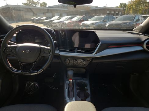 Used 2024 Chevrolet Trax RS image 19