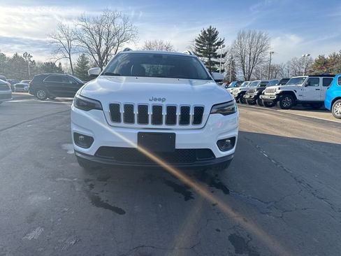 Used 2020 Jeep Cherokee Latitude Plus w/ Comfort/Convenience Group image 4